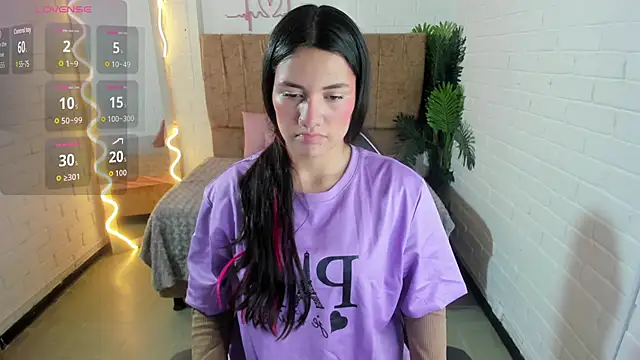 Chiara tay online show from September 19, 2025, 7:14 pm