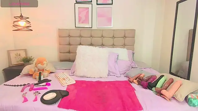 noa  01 online show from April 10, 2026, 1:49 pm