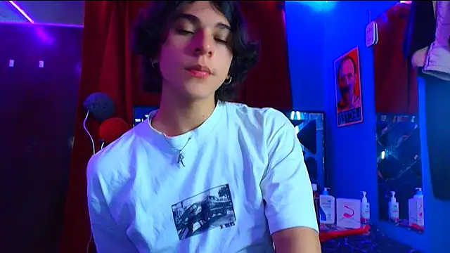 Luke Howland online show from February 28, 2025, 9:23 pm