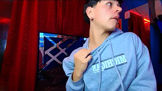 Luke Howland online show from September 23, 2025, 10:02 pm