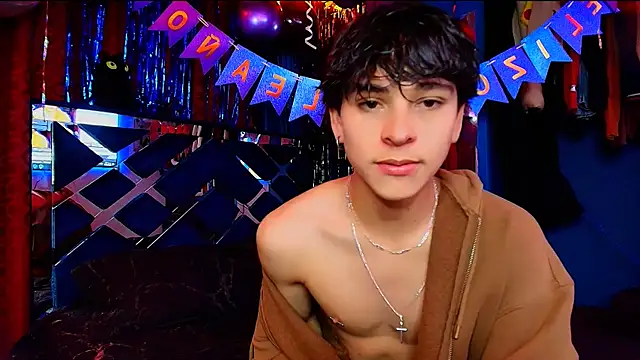 Luke Howland online show from November 13, 2025, 11:58 pm