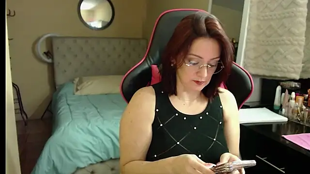 Carol Scottt online show from September 26, 2025, 8:35 pm