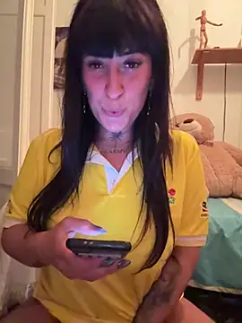 CarolaDrago online show from April 21, 2026, 7:39 pm