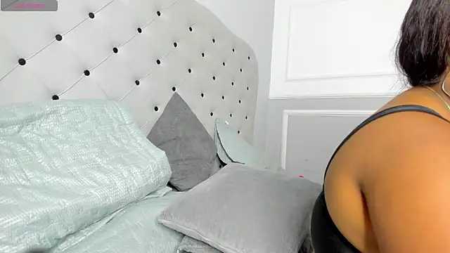 Yiseth 02 online show from February 1, 2025, 3:41 am