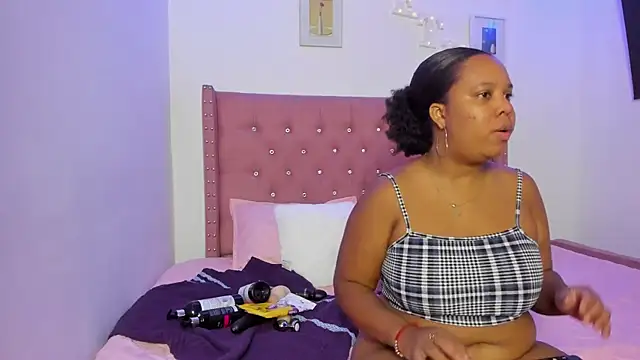 Yiseth 02 online show from March 9, 2025, 3:54 am