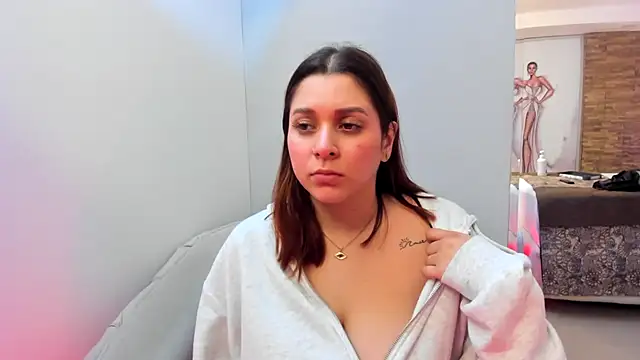 SophiaLaurens online show from February 7, 2025, 3:08 pm