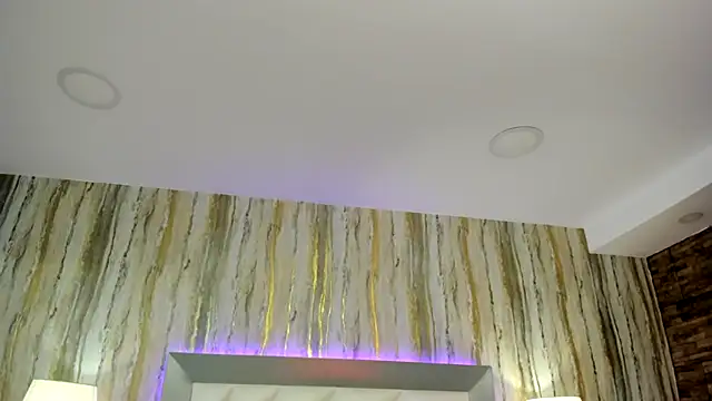 SophiaLaurens online show from February 21, 2025, 3:10 pm