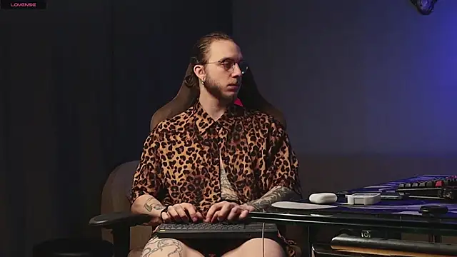 pleasure8869 online show from January 15, 2025, 4:57 am