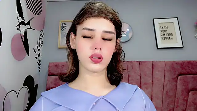 ValeriaAguilar online show from December 3, 2024, 1:54 pm