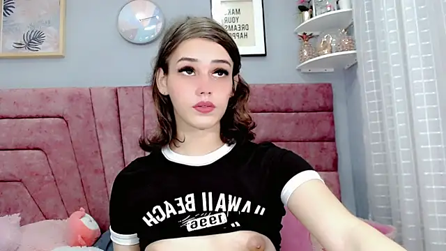 ValeriaAguilar online show from December 22, 2024, 6:04 pm