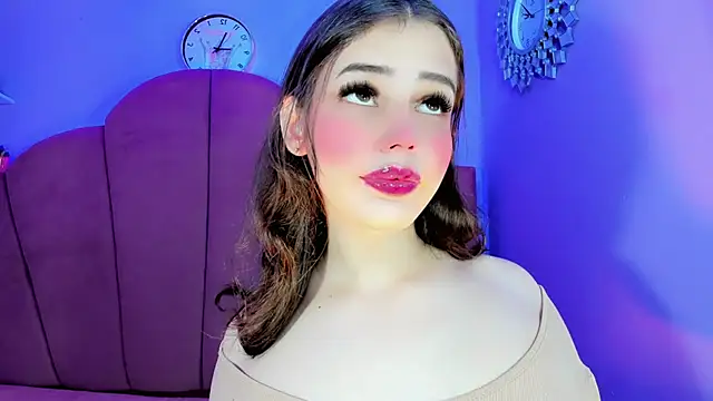 ValeriaAguilar online show from September 19, 2025, 9:26 pm