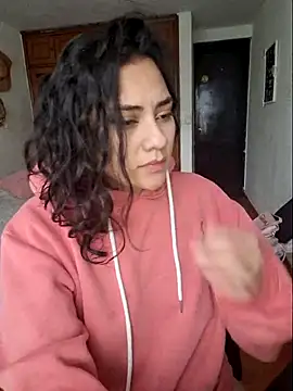 Snapshot of Thaliacooper_ chatting on December 24, 2024, 8:05 pm Thaliacooper online show from December 24, 2024, 8:05 pm