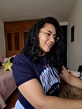 Snapshot of Thaliacooper_ chatting on September 12, 2025, 6:41 pm Thaliacooper online show from September 12, 2025, 6:41 pm