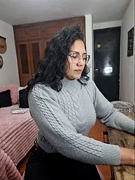 Snapshot of Thaliacooper_ chatting on September 20, 2025, 11:39 pm Thaliacooper online show from September 20, 2025, 11:39 pm