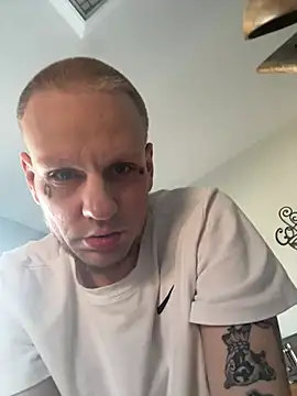 Snapshot of VixyGang chatting on February 15, 2026, 10:06 pm VixyGang online show from February 15, 2026, 10:06 pm