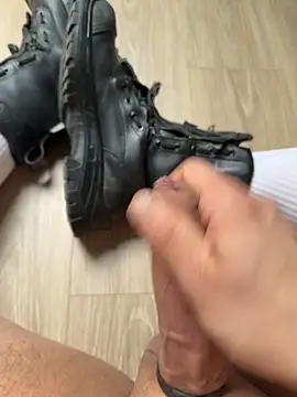 dickshome online show from November 7, 2025, 9:42 am