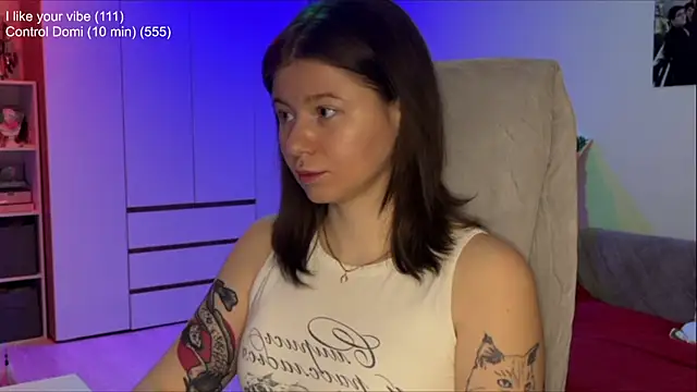 xoxoavi online show from April 20, 2026, 3:26 pm