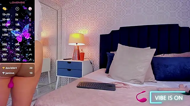 Luna18Pink online show from February 20, 2025, 6:02 pm