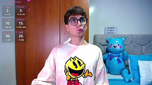 Snapshot of OwenBluee chatting on January 16, 2025, 11:59 pm OwenBluee online show from January 16, 2025, 11:59 pm