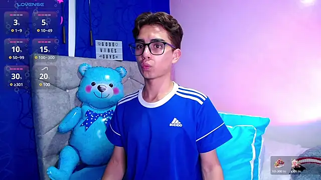 Snapshot of OwenBluee chatting on January 24, 2025, 5:31 am OwenBluee online show from January 24, 2025, 5:31 am