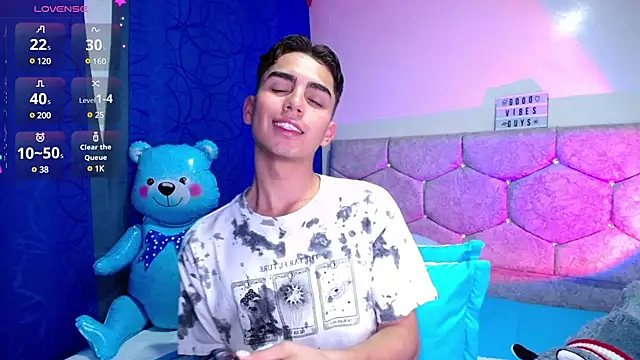 Snapshot of OwenBluee chatting on February 13, 2025, 5:16 am OwenBluee online show from February 13, 2025, 5:16 am