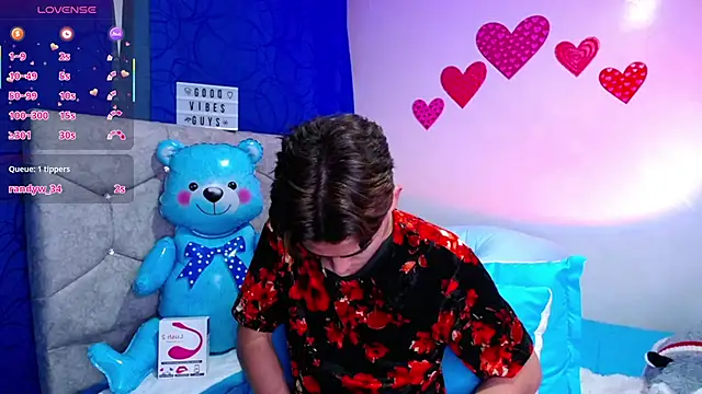 Snapshot of OwenBluee chatting on February 21, 2025, 9:34 am OwenBluee online show from February 21, 2025, 9:34 am