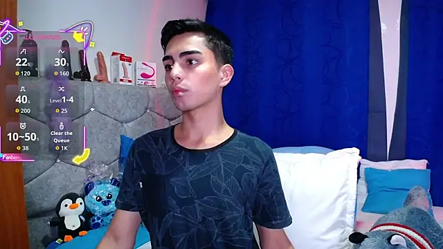 Snapshot of OwenBluee chatting on September 24, 2025, 11:19 pm OwenBluee online show from September 24, 2025, 11:19 pm