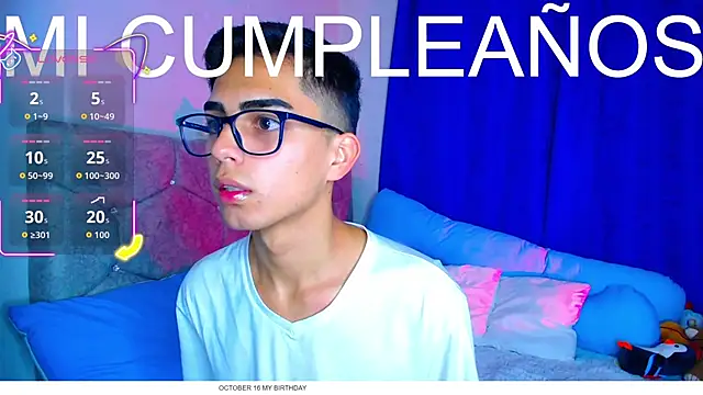 Snapshot of OwenBluee chatting on October 14, 2025, 7:42 am OwenBluee online show from October 14, 2025, 7:42 am