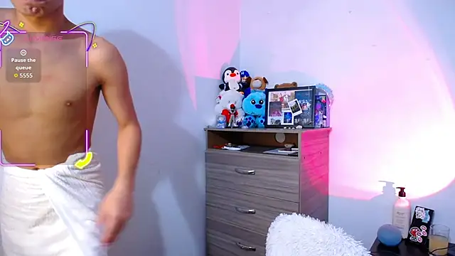 Snapshot of OwenBluee chatting on November 15, 2025, 5:49 am OwenBluee online show from November 15, 2025, 5:49 am