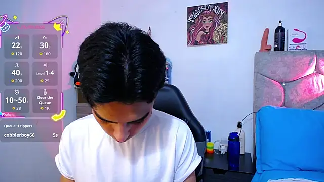 Snapshot of OwenBluee chatting on December 17, 2025, 11:27 am OwenBluee online show from December 17, 2025, 11:27 am