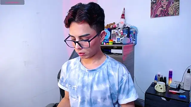 Snapshot of OwenBluee chatting on January 13, 2026, 5:02 am OwenBluee online show from January 13, 2026, 5:02 am