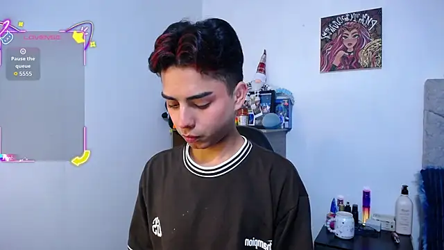 Snapshot of OwenBluee chatting on January 15, 2026, 7:35 am OwenBluee online show from January 15, 2026, 7:35 am