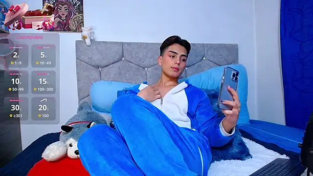 Snapshot of OwenBluee chatting on February 19, 2026, 6:31 am OwenBluee online show from February 19, 2026, 6:31 am