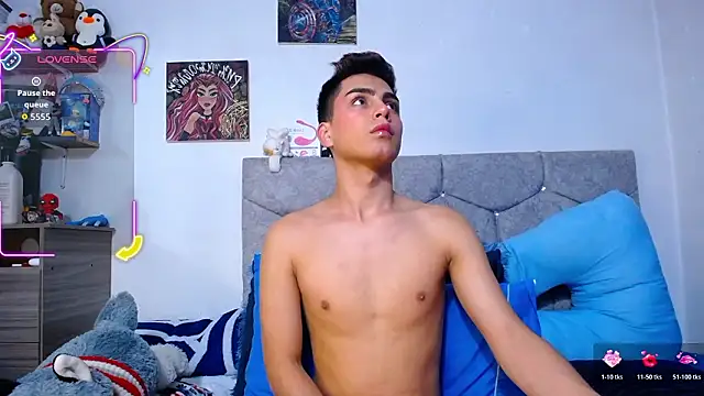 Snapshot of OwenBluee chatting on March 6, 2026, 5:48 am OwenBluee online show from March 6, 2026, 5:48 am