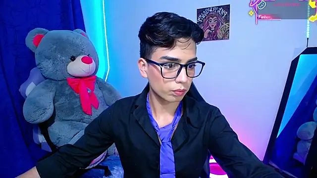 OwenBluee online show from June 4, 2026, 12:22 pm