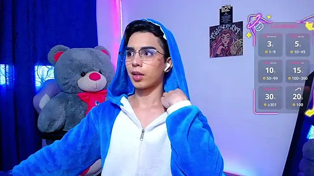 OwenBluee online show from June 25, 2026, 1:48 pm