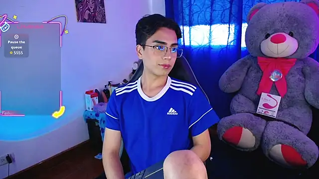 OwenBluee online show from July 28, 2026, 12:48 pm