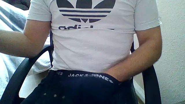 wixxer872302 online show from January 12, 2025, 1:37 pm