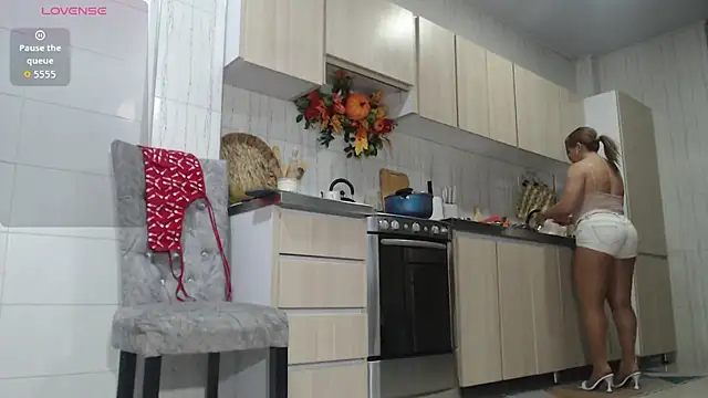 Jadeee  online show from September 10, 2025, 10:43 pm