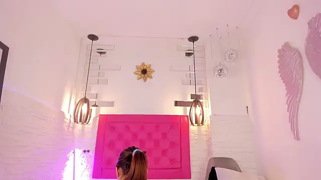 mia six66 online show from March 14, 2025, 11:12 am