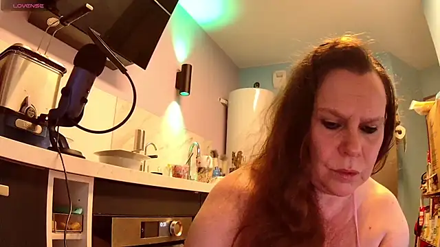 Endrocleia online show from September 19, 2025, 10:32 pm