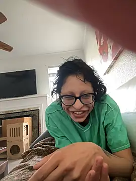 myloveforyouu online show from March 19, 2025, 7:27 pm