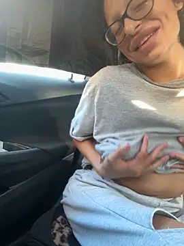 myloveforyouu online show from September 19, 2025, 1:23 pm