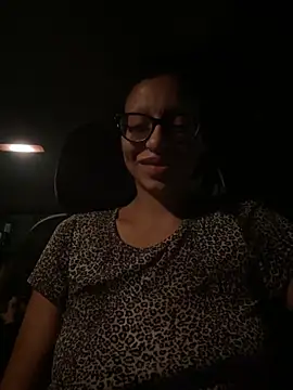 myloveforyouu online show from October 23, 2025, 2:44 am