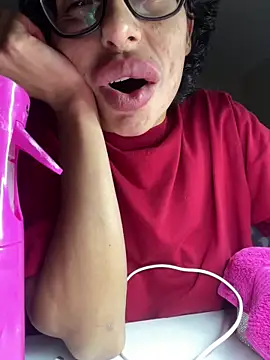 myloveforyouu online show from November 3, 2025, 5:20 am