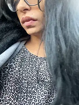 myloveforyouu online show from December 2, 2025, 6:36 pm