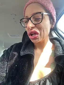 myloveforyouu online show from December 14, 2025, 5:40 pm