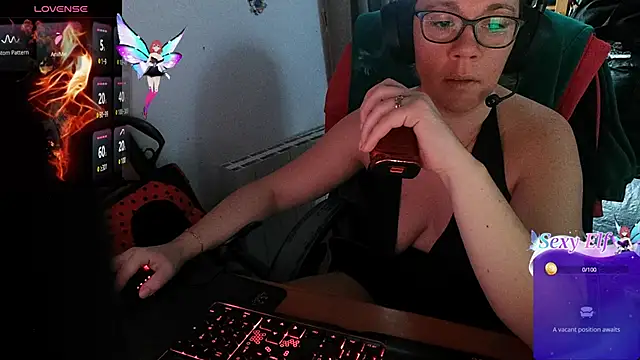 lili-hot-77 online show from February 12, 2025, 8:27 am