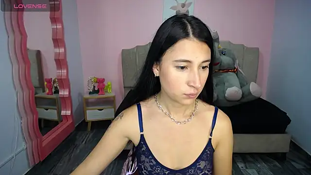 lizzyluk ch online show from February 17, 2025, 4:26 pm