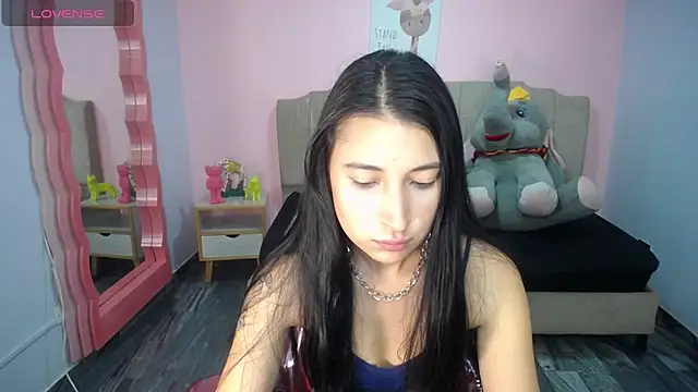 lizzyluk ch online show from February 18, 2025, 4:26 pm